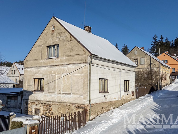 Prodej rodinného domu 195 m², pozemek 1 223 m² - foto 1