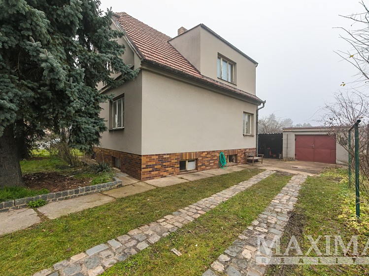 Prodej rodinného domu 184 m², pozemek 907 m² - foto 4