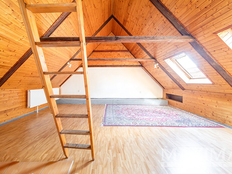 Prodej rodinného domu 290 m², pozemek 283 m² - foto 3