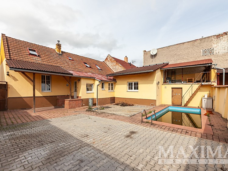 Prodej rodinného domu 200 m², pozemek 298 m² - foto 2
