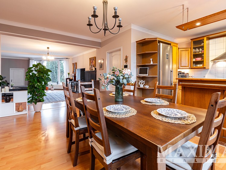Prodej rodinného domu 247 m², pozemek 478 m² - foto 1