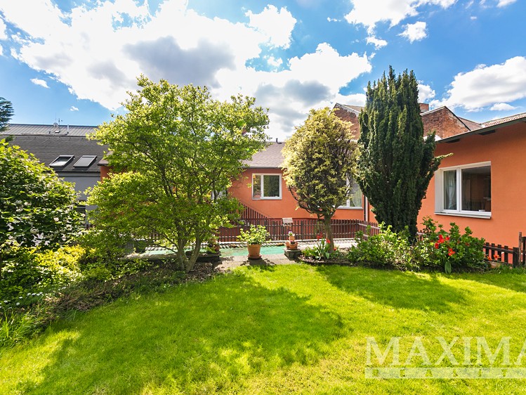 Prodej rodinného domu 247 m², pozemek 478 m² - foto 2