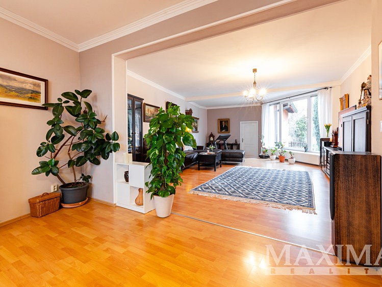 Prodej rodinného domu 247 m², pozemek 478 m² - foto 8