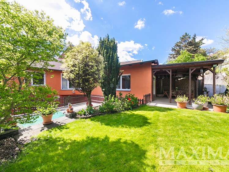 Prodej rodinného domu 247 m², pozemek 478 m² - foto 5