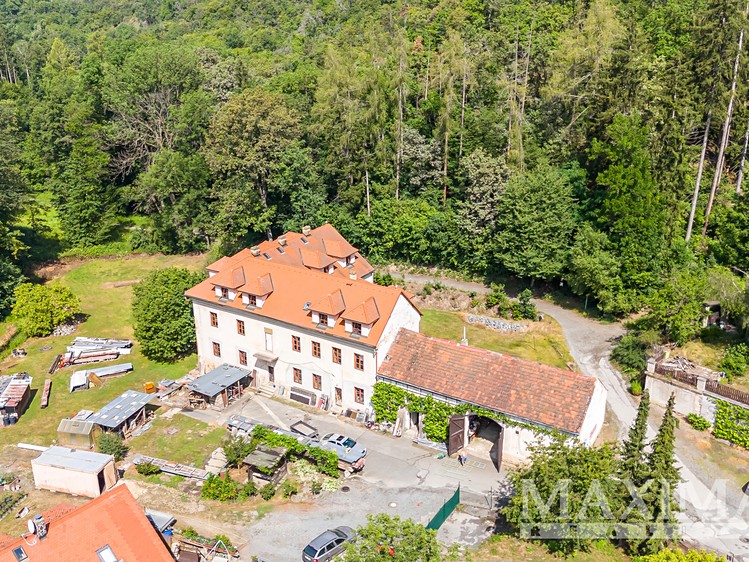 Prodej rodinného domu 1 009 m², pozemek 3 687 m² - foto 3