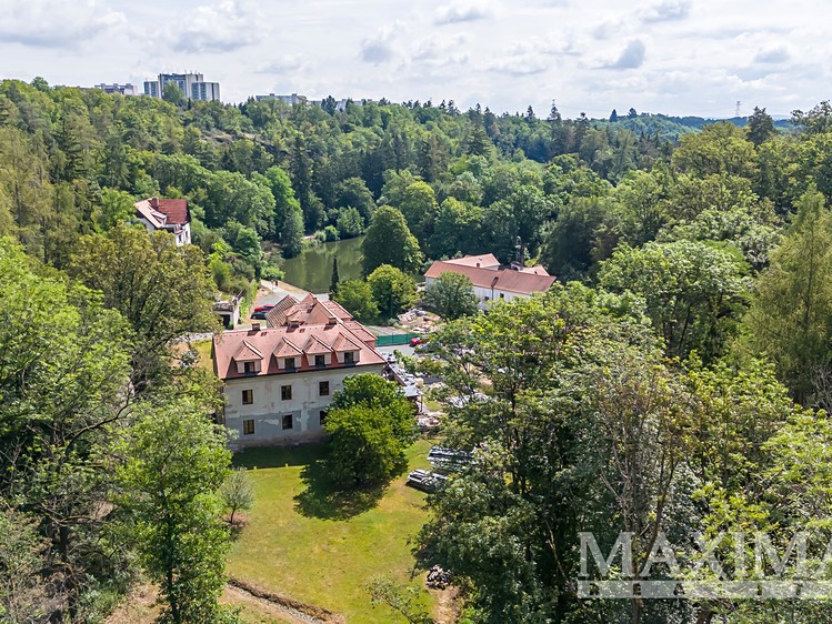 Prodej rodinného domu 1 009 m², pozemek 3 687 m² - foto 6