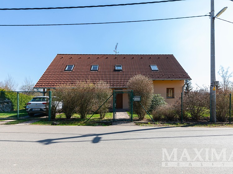 Prodej rodinného domu 166 m², pozemek 1 041 m² - foto 4