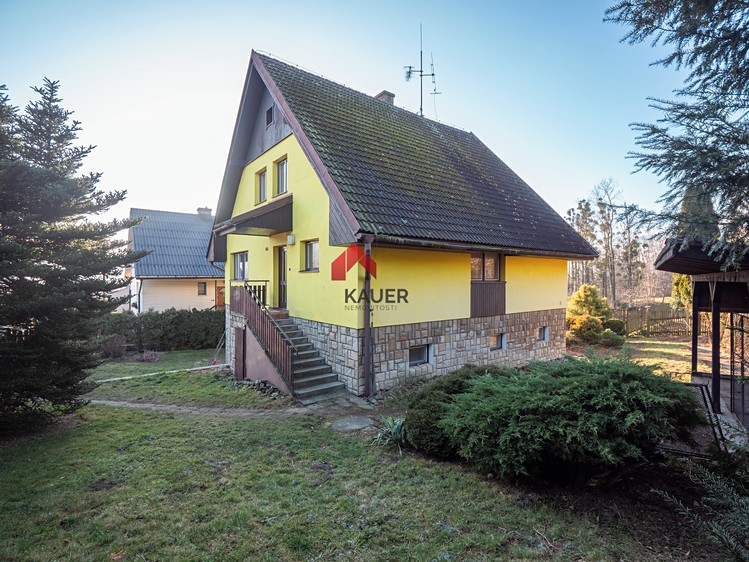 Prodej rodinného domu 259 m², pozemek 887 m² - foto 2