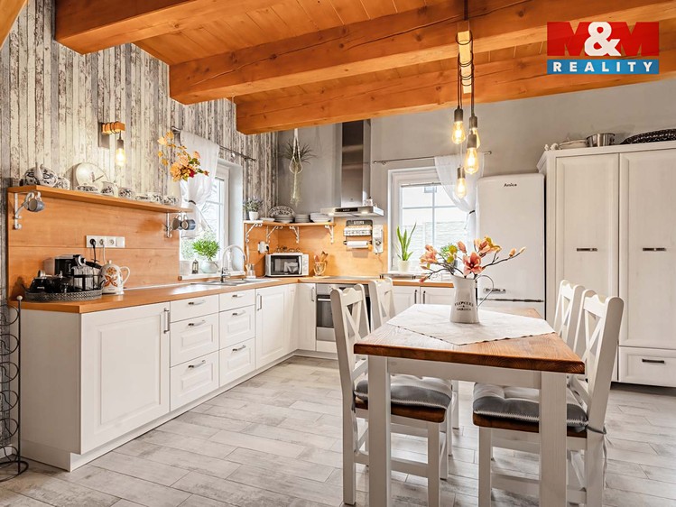 Prodej rodinného domu 106 m², pozemek 1 512 m² - foto 4