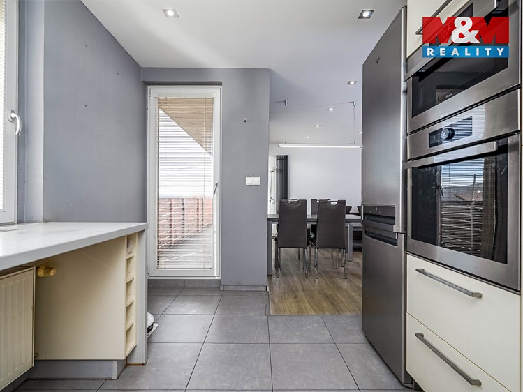 Prodej rodinného domu 187 m², pozemek 790 m² - foto 4