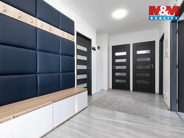 Prodej rodinného domu 262 m², pozemek 843 m² - foto 3