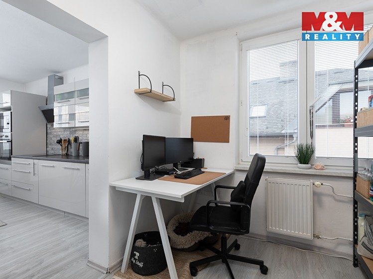 Prodej rodinného domu 262 m², pozemek 843 m² - foto 5