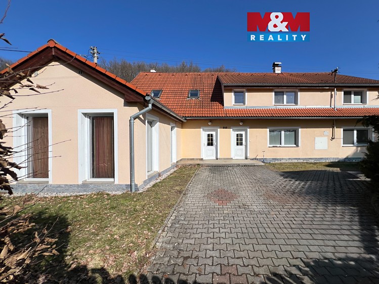 Prodej rodinného domu 270 m², pozemek 2 330 m² - foto 1