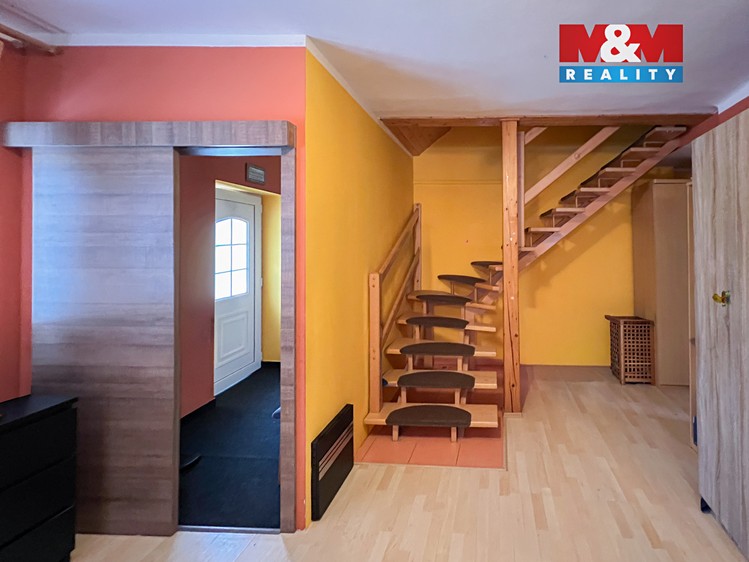 Prodej rodinného domu 270 m², pozemek 2 330 m² - foto 5