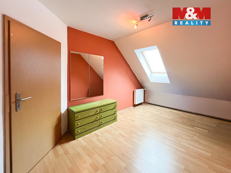 Prodej rodinného domu 270 m², pozemek 2 330 m² - foto 8
