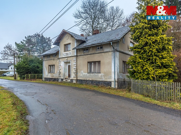 Prodej rodinného domu 190 m², pozemek 1 832 m² - foto 2