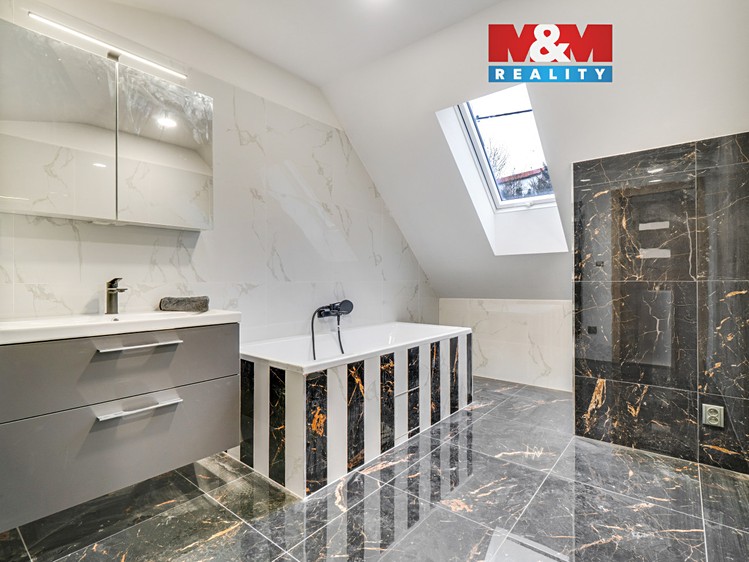 Prodej rodinného domu 138 m², pozemek 98 m² - foto 1