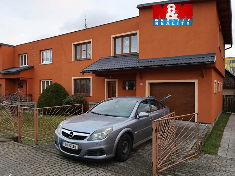 Prodej rodinného domu 196 m², pozemek 794 m² - foto 1