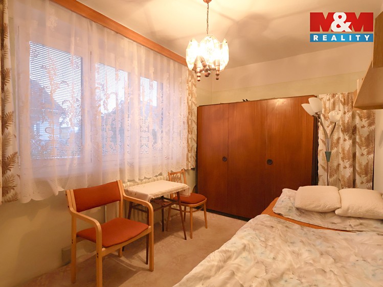 Prodej rodinného domu 196 m², pozemek 794 m² - foto 8