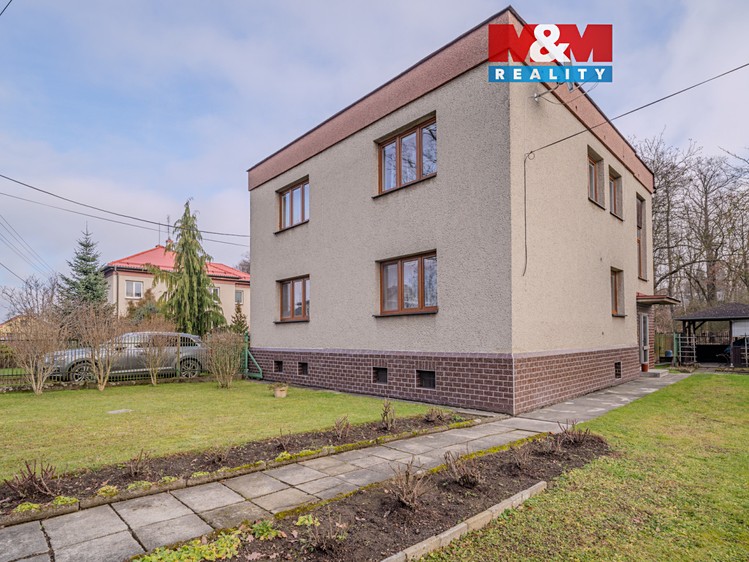 Prodej rodinného domu 200 m², pozemek 1 295 m² - foto 1