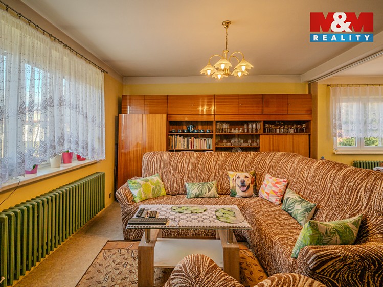 Prodej rodinného domu 200 m², pozemek 1 295 m² - foto 3