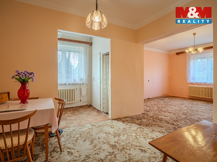 Prodej rodinného domu 200 m², pozemek 1 295 m² - foto 5