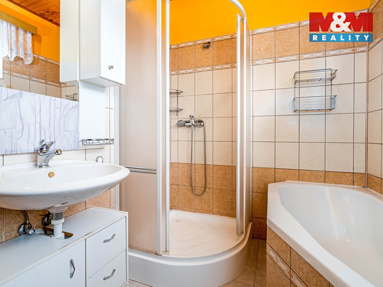 Prodej rodinného domu 174 m², pozemek 537 m² - foto 8