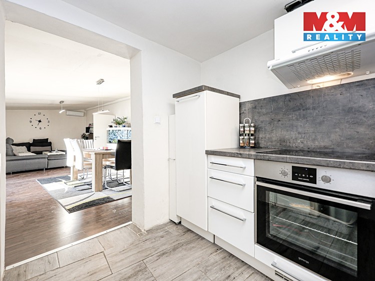 Prodej rodinného domu 160 m², pozemek 177 m² - foto 8