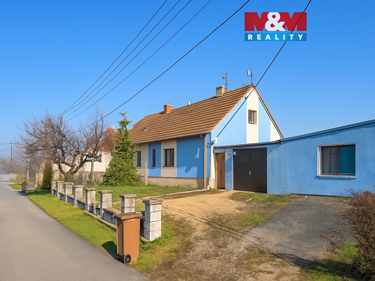 Prodej rodinného domu 151 m², pozemek 961 m² - foto 1