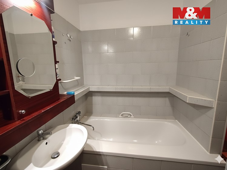 Prodej rodinného domu 131 m², pozemek 918 m² - foto 3