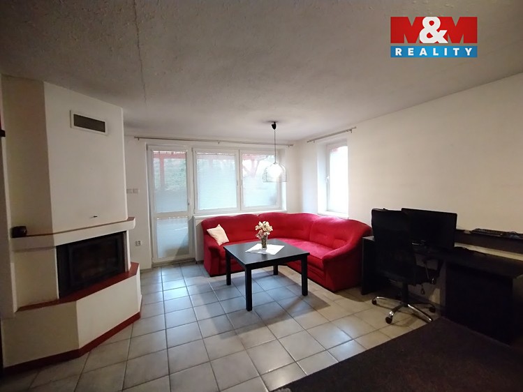 Prodej rodinného domu 131 m², pozemek 918 m² - foto 4
