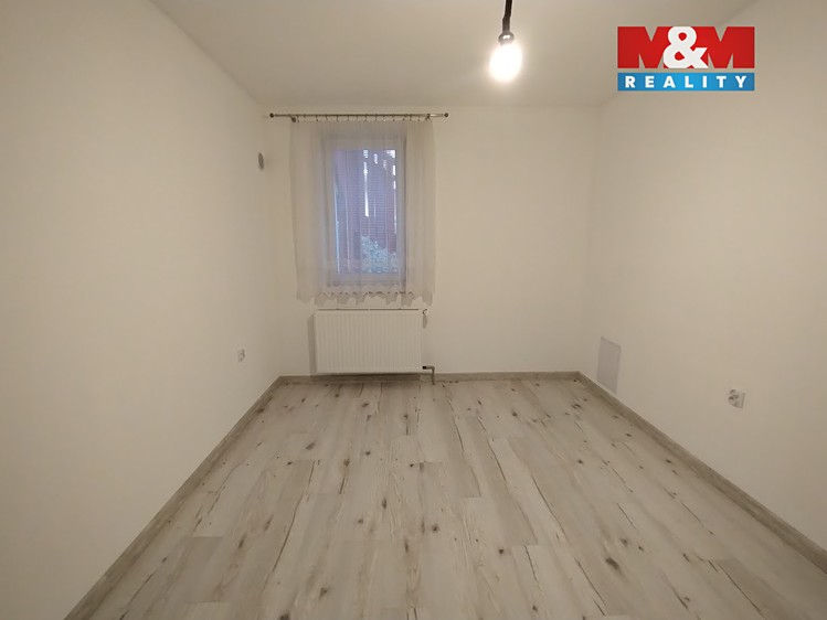 Prodej rodinného domu 131 m², pozemek 918 m² - foto 8