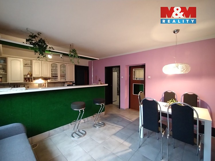 Prodej rodinného domu 131 m², pozemek 918 m² - foto 5