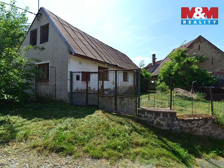 Prodej rodinného domu 188 m², pozemek 444 m² - foto 2