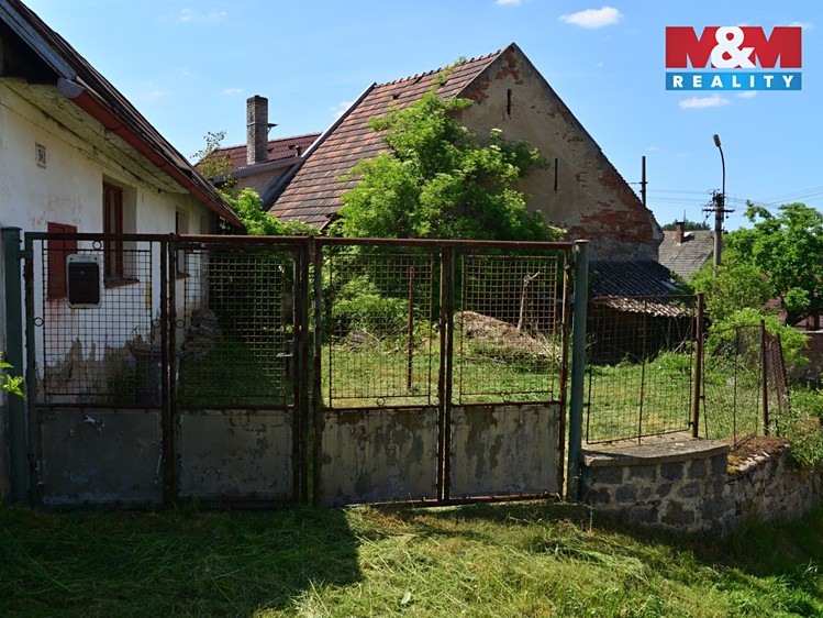 Prodej rodinného domu 188 m², pozemek 444 m² - foto 4