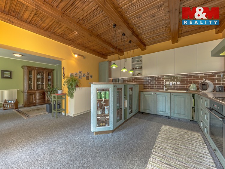 Prodej rodinného domu 249 m², pozemek 4 819 m² - foto 2