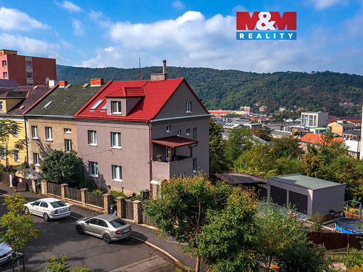 Prodej rodinného domu 275 m², pozemek 1 324 m² - foto 1