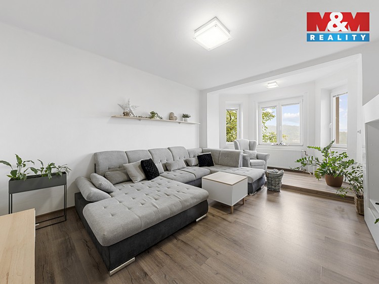 Prodej rodinného domu 275 m², pozemek 1 324 m² - foto 7