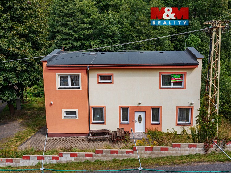 Prodej rodinného domu 150 m², pozemek 694 m² - foto 1