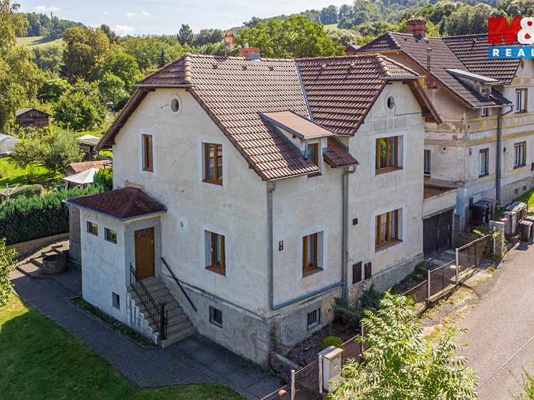 Prodej rodinného domu 180 m², pozemek 870 m² - foto 2