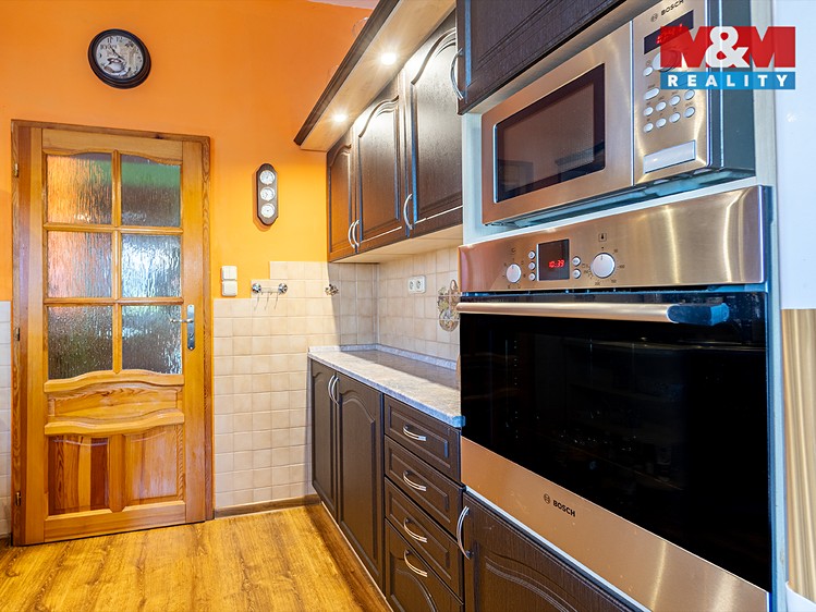 Prodej rodinného domu 180 m², pozemek 870 m² - foto 5