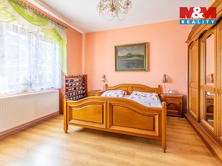 Prodej rodinného domu 180 m², pozemek 870 m² - foto 8