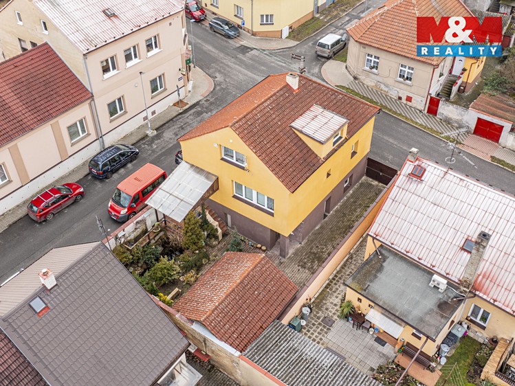 Prodej rodinného domu 180 m², pozemek 272 m² - foto 3