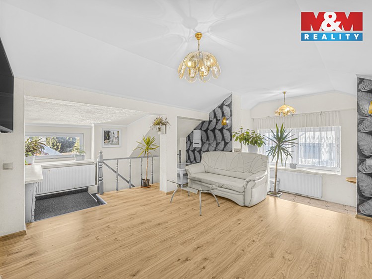 Prodej rodinného domu 180 m², pozemek 272 m² - foto 8