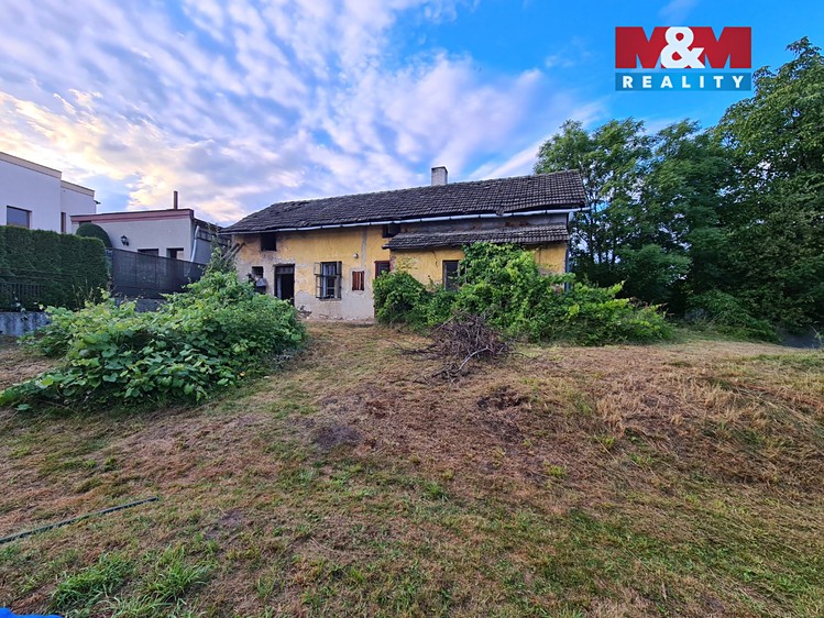 Prodej rodinného domu 240 m², pozemek 1 639 m² - foto 4