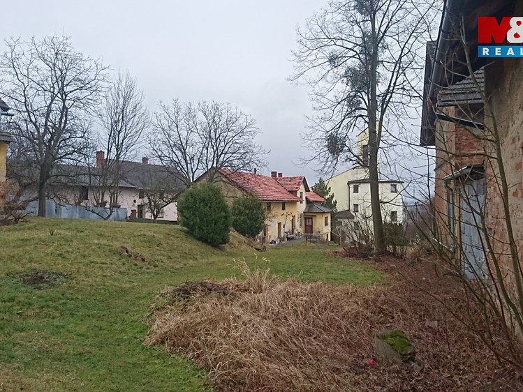 Prodej rodinného domu 240 m², pozemek 1 639 m² - foto 7