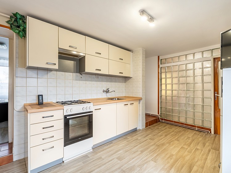 Prodej  rodinného domu 78 m², pozemek 942 m² - foto 6