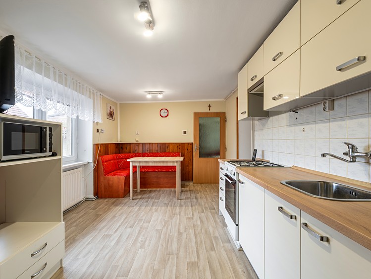 Prodej  rodinného domu 78 m², pozemek 942 m² - foto 7