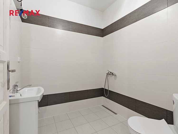 Prodej rodinného domu 171 m², pozemek 447 m² - foto 7