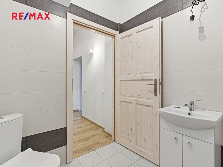 Prodej rodinného domu 171 m², pozemek 447 m² - foto 8